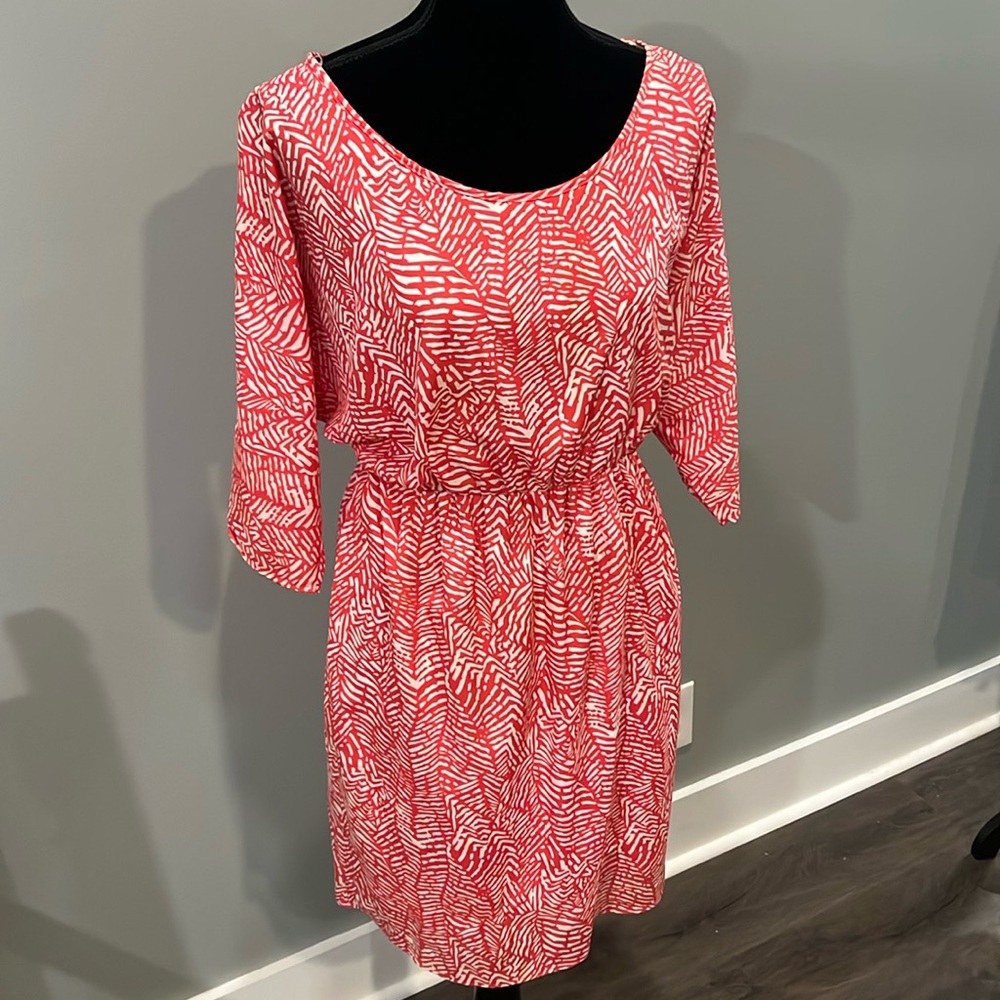 Cutout sleeve dress